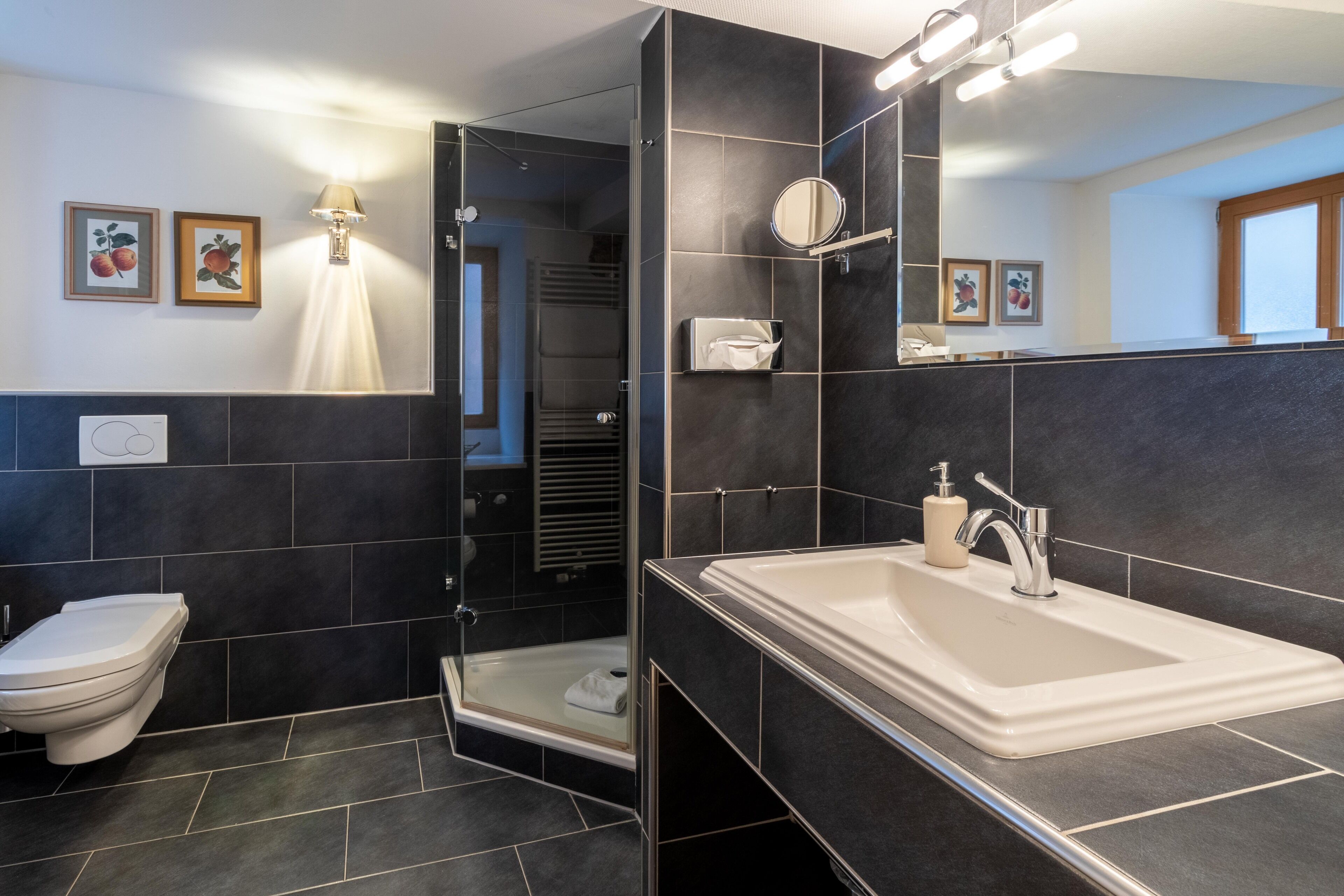 deluxe double room | bathroom | hair dryer, bathrobes, slippers, towels