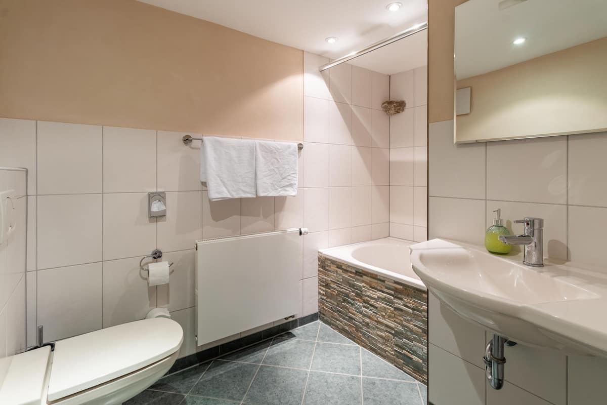 junior room | bathroom | hair dryer, bathrobes, slippers, towels