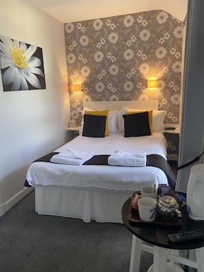 Double Room, Ensuite (Room 1)
