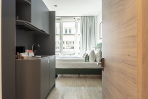 Large Studio, Kitchenette - Accessible