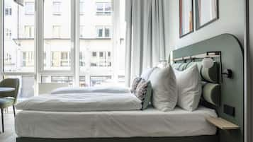 Double Room, Accessible | Premium bedding, in-room safe, desk, laptop workspace