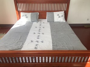Blackout curtains, soundproofing, iron/ironing board, free WiFi