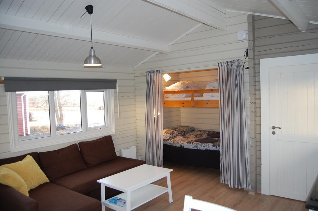 Cabin | Living area | Flat-screen TV