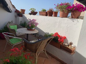 تناول الطعام بالخارج