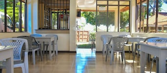 Tausi Hotel- Homabay