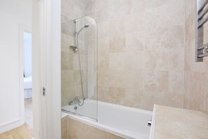 Apartment | Badezimmer