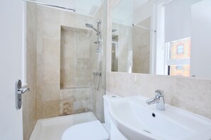 Apartment | Bathroom