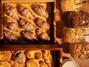 Daily buffet breakfast for a fee