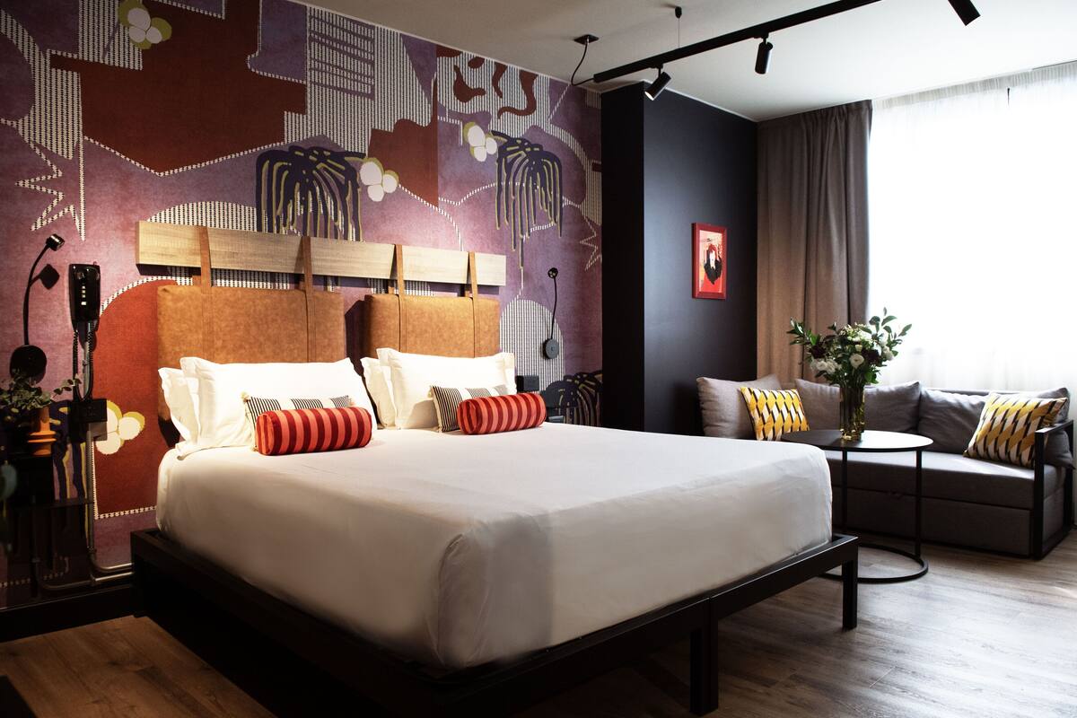 Privilege, Phòng, 1 giường đôi và sofa giường | Chăn bông, minibar, két bảo mật tại phòng, bàn 