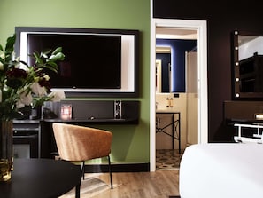 Privilege, Chambre, 1 lit double et 1 canapé-lit | Couette en duvet, minibar, coffre-fort, décor unique