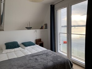 3 bedrooms, iron/ironing board, WiFi - Waterfront architect-designed house (Île-Tudy)