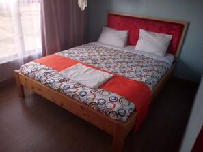 Standard Room | Desk, blackout drapes, free WiFi, bed sheets - Thorn Tree Hotel (Mwingi)