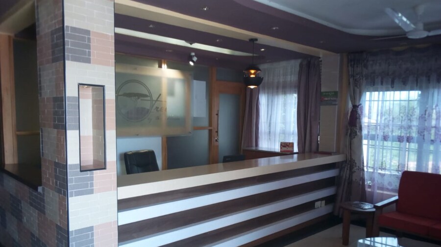 Thorn Tree Hotel