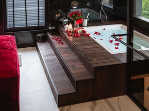 Jetted bathtub - Art Suites Boutique Hotel (Kraków)