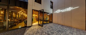 Property entrance - Art Suites Boutique Hotel (Kraków)