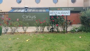 Front of property - Cirius le Complex (Montrond-les-Bains)