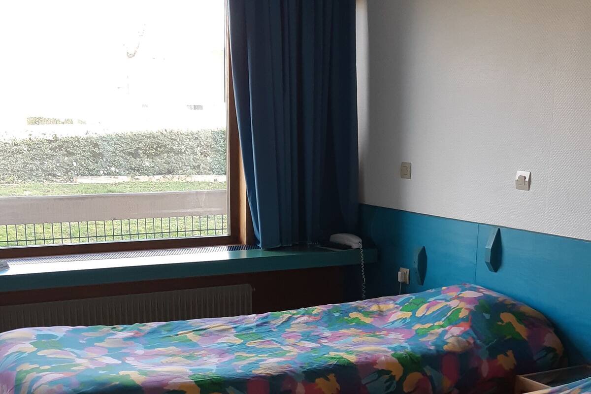 Standard Triple Room | Desk, soundproofing, WiFi (free), individually decorated