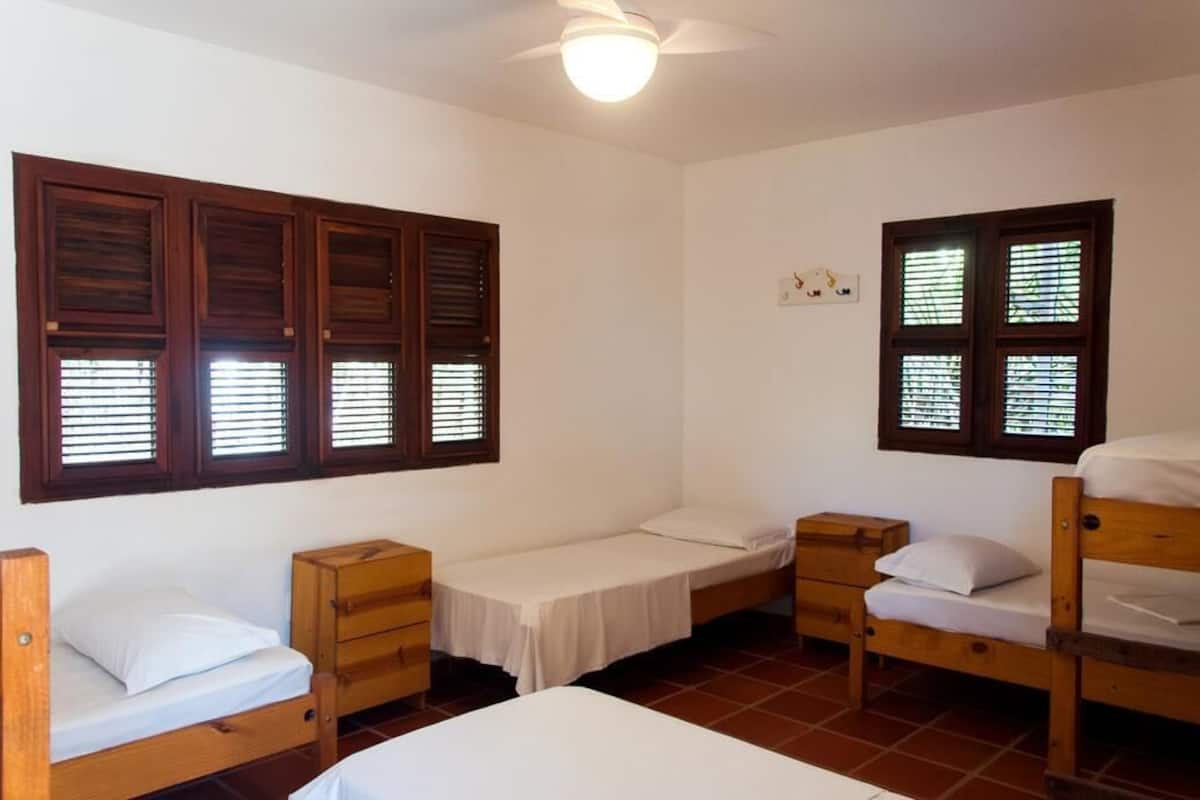 Wifi gratis y ropa de cama