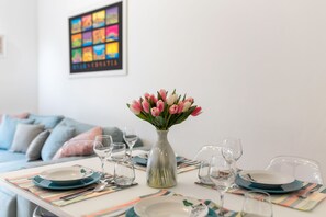 Departamento Confort, balcón | Servicio a la habitación