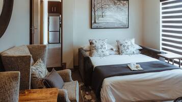 Family Room | In-room safe, individually decorated, soundproofing, free WiFi