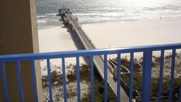 Unclassified image, 1 of 32, button - Four Seasons 704e (Orange Beach)