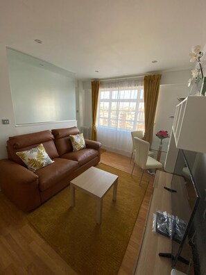 Appartement | Salle de séjour | Télévision à écran plat