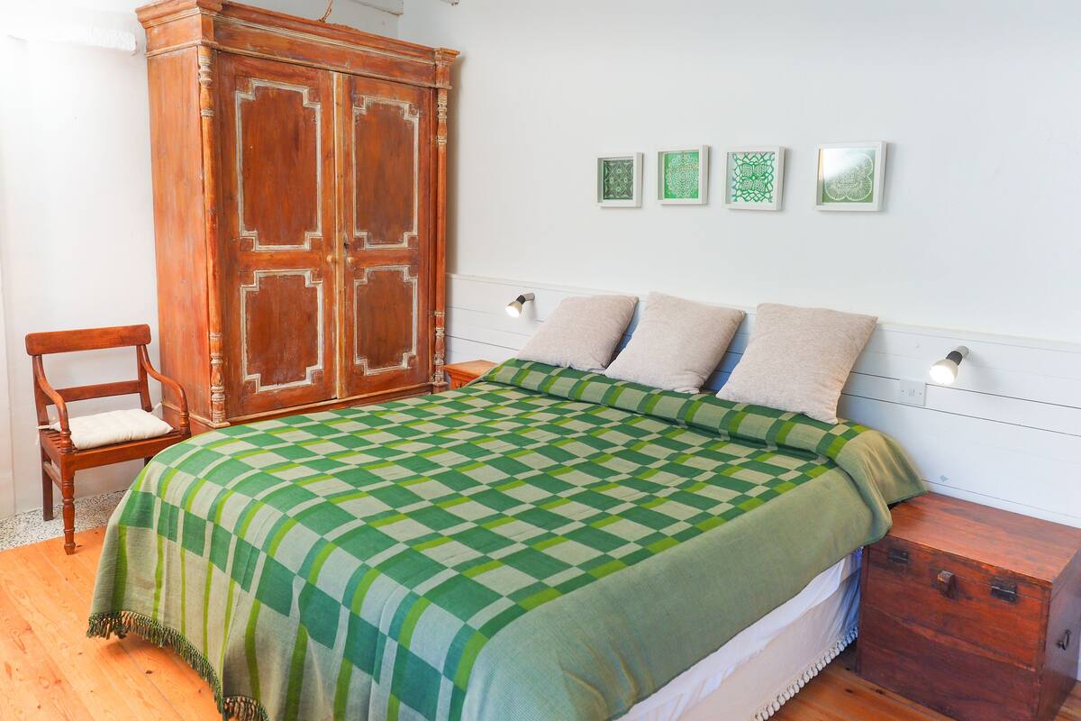 Departamento tradicional | Insonorización, wifi gratis y ropa de cama