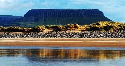 4 Star Pet Friendly House in Fab location on the Wild Atlantic Way