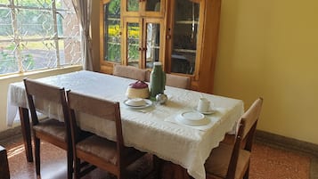 Rumah | Dapur pribadi | Lemari es, microwave, oven, dan kompor