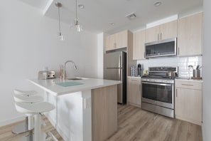 Luxury Apartment, 3 Bedrooms, Terrace | Private kitchen