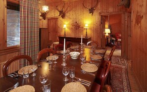 Dining - The Wooden House - Glenferness Estate (Nairn)