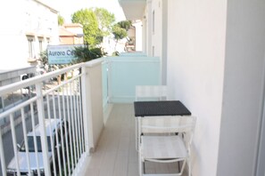 Property grounds - Comfortable and spacious 2-bedroom apartment a few steps from the sea in Rimini (Rimini)