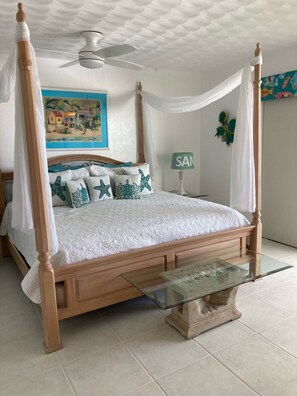 6 Schlafzimmer, Schreibtisch, Bügeleisen/Bügelbrett, Reisekinderbett