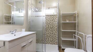 Shower, towels