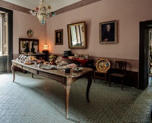 Free daily continental breakfast - Palazzo Mazziotti (Pollica)