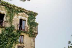 Front of property - Palazzo Mazziotti (Pollica)