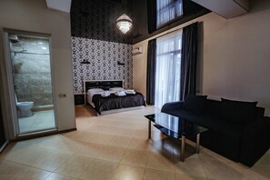 Luxury Double Room (9) | Individually decorated, individually furnished, blackout curtains - Tbilisi sea hotel (Tbilisi)