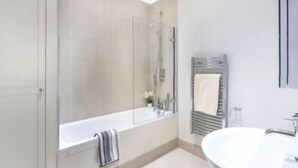 Apartment | Bathroom - The Mayfair Oxford Street Apartment (London)