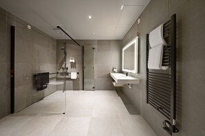 L Studio,Kitchenette,Terrace, Accessible | Bathroom - Numa Vienna Wood (Vienna)