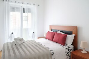 City Apartment, 2 Bedrooms | 2 bedrooms, iron/ironing board, free cots/infant beds, free WiFi - 27 92 Campolide Apartment (Lisbon)