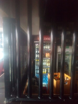 Bar (on property) - Wespy Guest House (Nairobi)