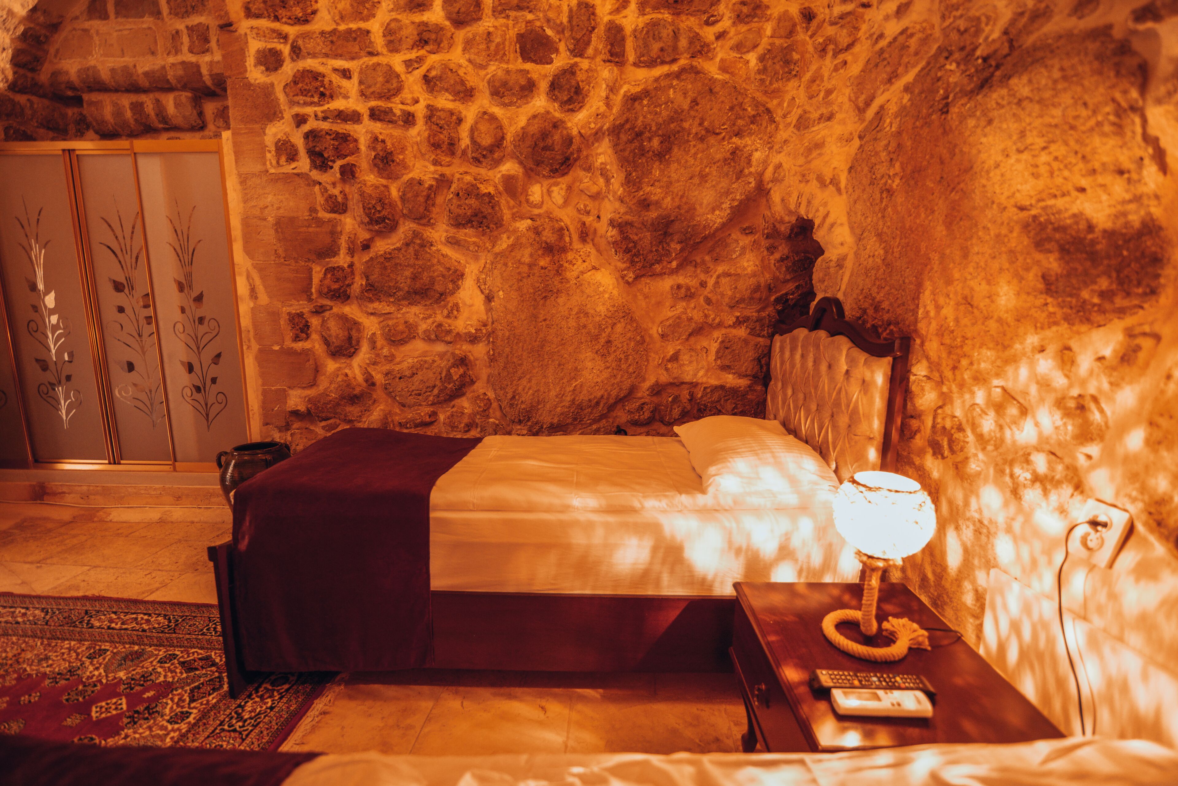 economy twin room | 1 bedroom, premium bedding, down duvets, minibar