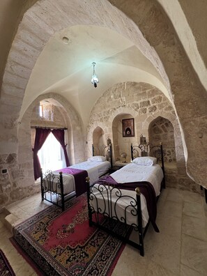 Comfort Twin Room, City View | Premium bedding, down comforters, minibar, desk - Maristan Tarihi Konak (Mardin)