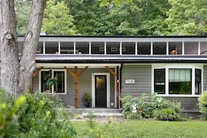 Exterior detail - Lyric Retreat at GratiDude Ranch - Sleeps 23 with Pool in Leiper's Fork (Franklin)