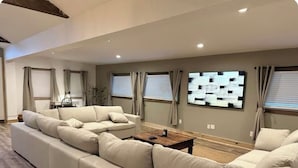 Living area - Lyric Retreat at GratiDude Ranch - Sleeps 23 with Pool in Leiper's Fork (Franklin)