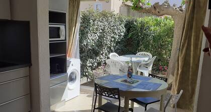 Apartment by the sea for 4 people.