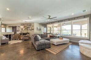 Smart TV, fireplace, DVD player, ping pong