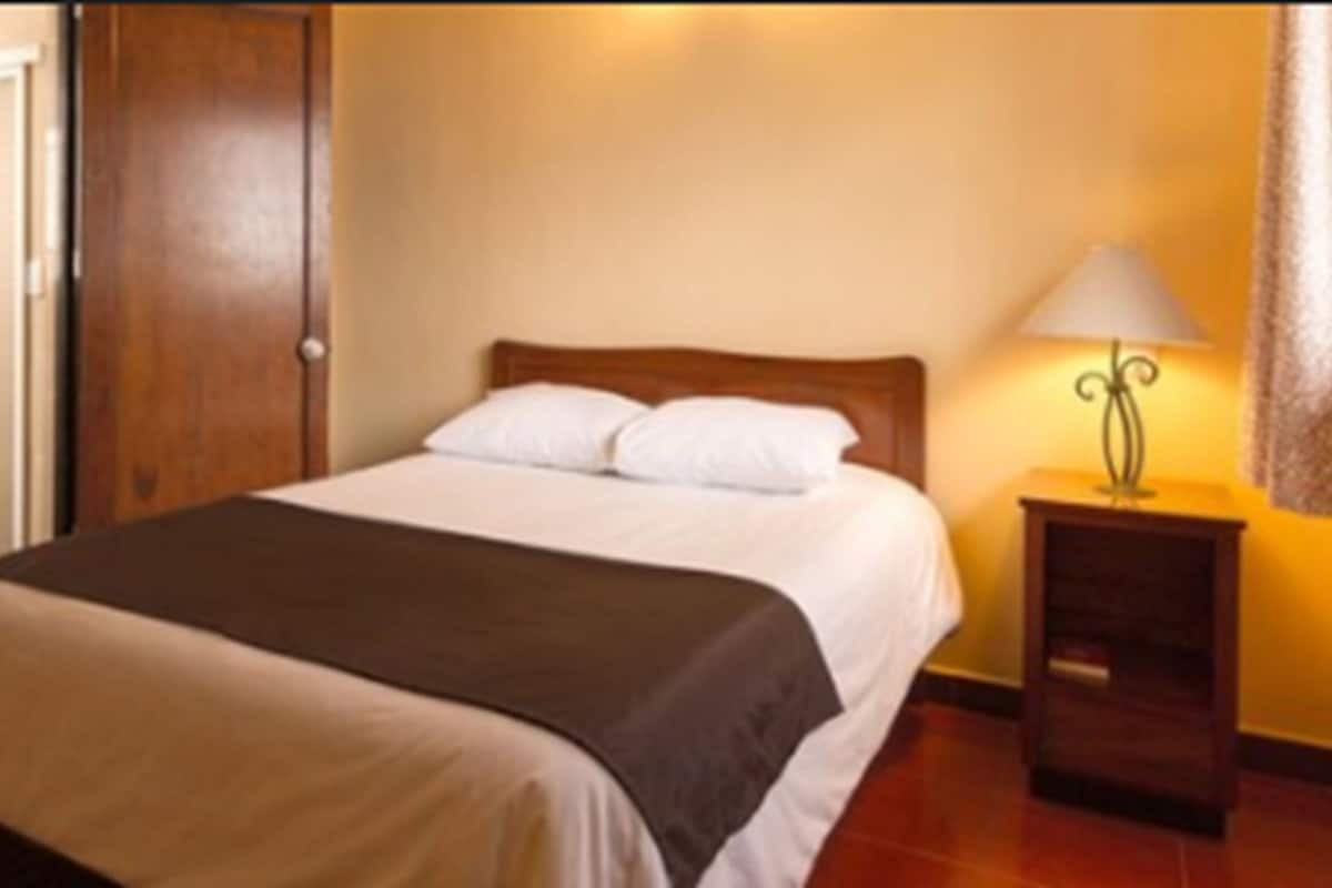 Habitación doble tradicional | Tabla de planchar con plancha y wifi gratis