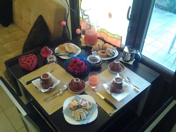 Free daily buffet breakfast - Capo Plaia Cefalù (Cefalù)