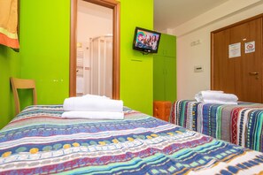 Dubbelrum eller tvåbäddsrum (1) | Unika möbler, skrivbord, gratis wi-fi och sängkläder